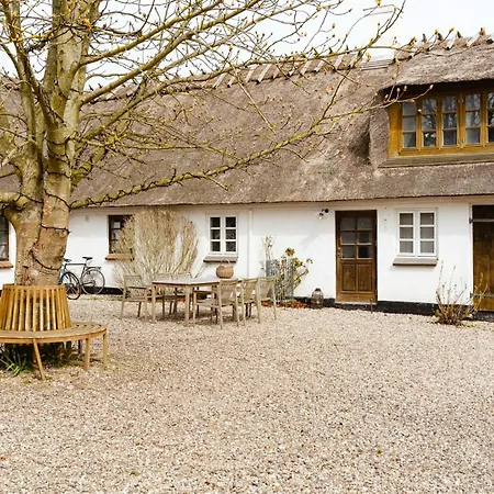 Prázdninový dům Family-friendly Oasis With Sea View In Funen *